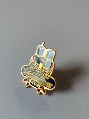 Commemorative Enamel Lapel Pin American Flag Twin Towers Always Remember 9-11-01